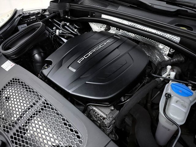 2018 Porsche Macan AWD - 22939157 - 51