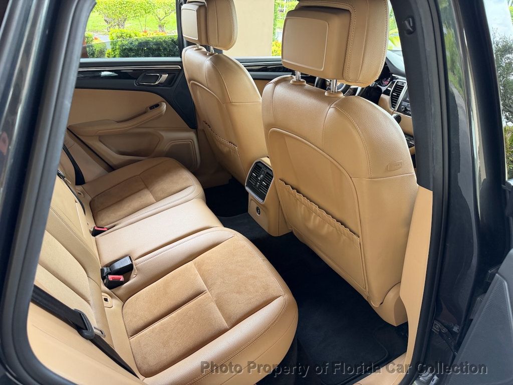 2018 Porsche Macan AWD - 23078916 - 30