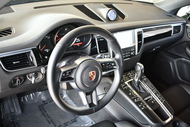 2018 Porsche Macan AWD 4 Door SUV W/Premium Package Plus and Navigation - 21099226 - 12