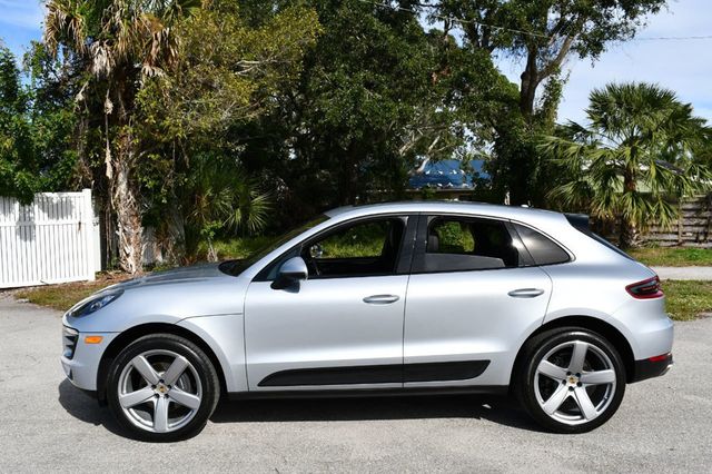 2018 Porsche Macan AWD 4 Door SUV W/Premium Package Plus and Navigation - 21099226 - 23