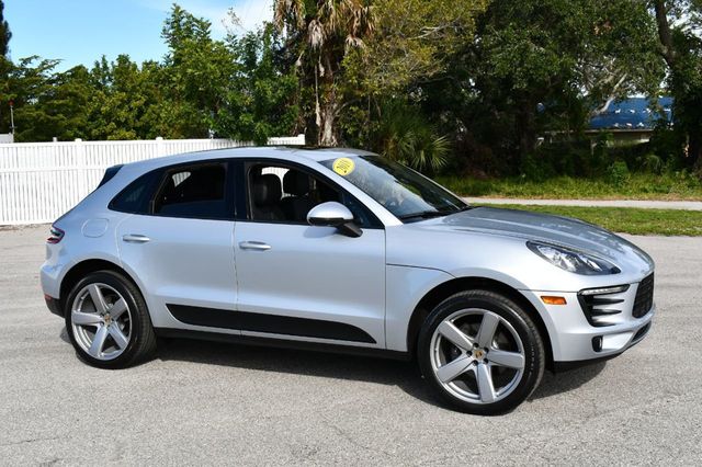 2018 Porsche Macan AWD 4 Door SUV W/Premium Package Plus and Navigation - 21099226 - 32