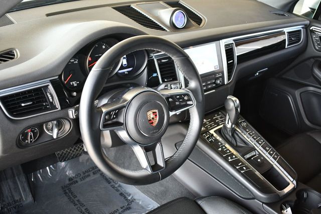 2018 Porsche Macan AWD 4 Door SUV W/Premium Package Plus and Navigation - 21099226 - 36