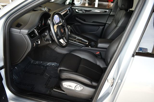 2018 Porsche Macan AWD 4 Door SUV W/Premium Package Plus and Navigation - 21099226 - 37