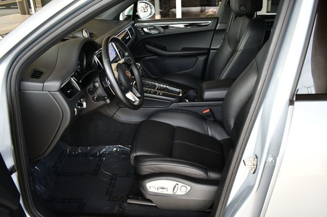 2018 Porsche Macan AWD 4 Door SUV W/Premium Package Plus and Navigation - 21099226 - 38