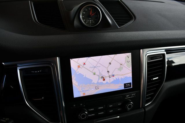 2018 Porsche Macan AWD 4 Door SUV W/Premium Package Plus and Navigation - 21099226 - 40