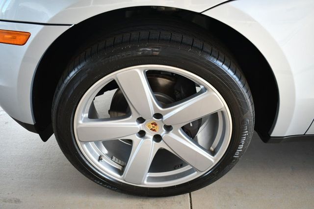 2018 Porsche Macan AWD 4 Door SUV W/Premium Package Plus and Navigation - 21099226 - 52
