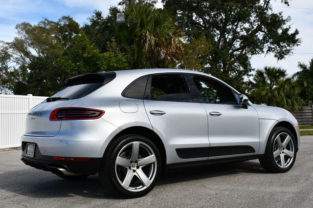 2018 Porsche Macan AWD 4 Door SUV W/Premium Package Plus and Navigation - 21099226 - 5