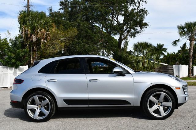 2018 Porsche Macan AWD 4 Door SUV W/Premium Package Plus and Navigation - 21099226 - 6