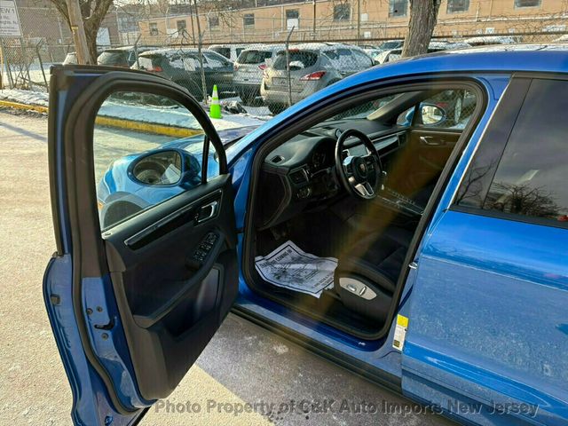 2018 Porsche Macan AWD,PANORAMIC ROOF,BI-XENON LIGHTING,LANE ASSIST,NAVIGATION - 22974861 - 16