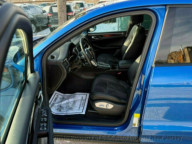 2018 Porsche Macan AWD,PANORAMIC ROOF,BI-XENON LIGHTING,LANE ASSIST,NAVIGATION - 22974861 - 17