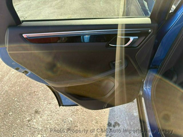 2018 Porsche Macan AWD,PANORAMIC ROOF,BI-XENON LIGHTING,LANE ASSIST,NAVIGATION - 22974861 - 31