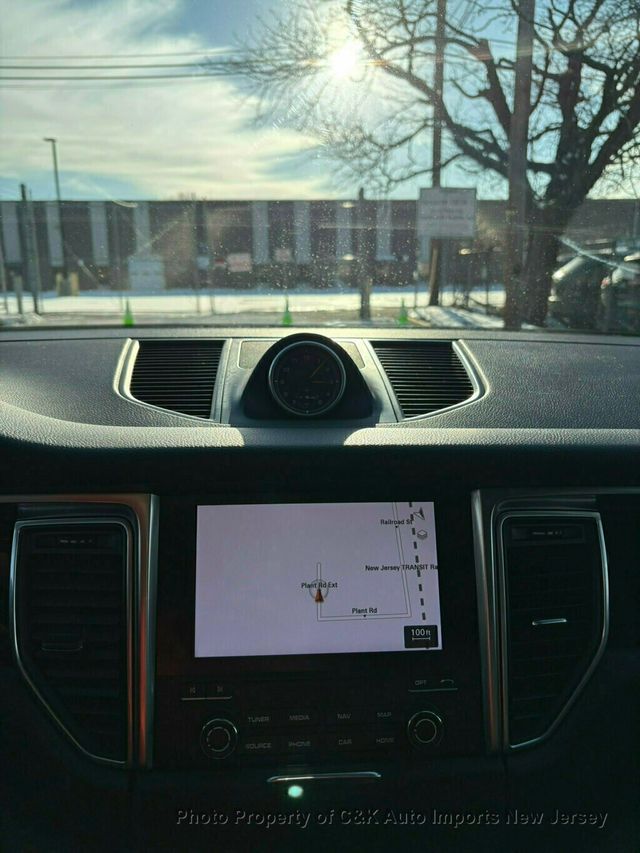 2018 Porsche Macan AWD,PANORAMIC ROOF,BI-XENON LIGHTING,LANE ASSIST,NAVIGATION - 22974861 - 36