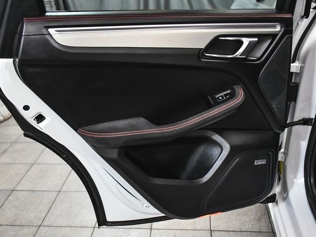 2018 Porsche Macan GTS - 22954245 - 12