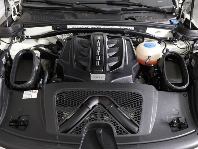 2018 Porsche Macan GTS - 22991859 - 24