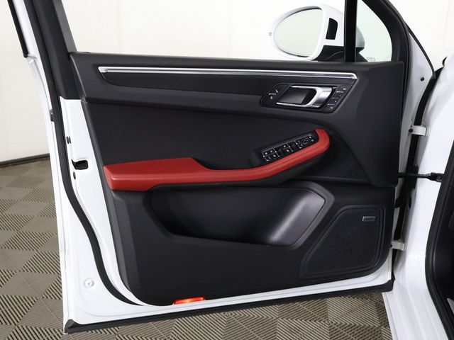 2018 Porsche Macan GTS - 22991859 - 26