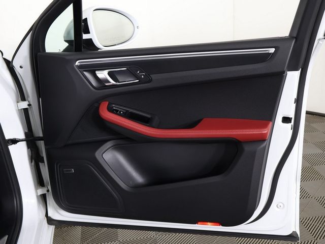 2018 Porsche Macan GTS - 22991859 - 27