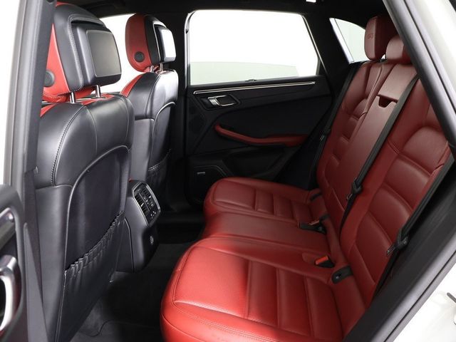 2018 Porsche Macan GTS - 22991859 - 39