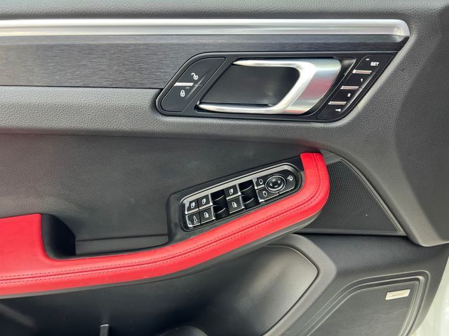 2018 Porsche Macan GTS - 23074863 - 11