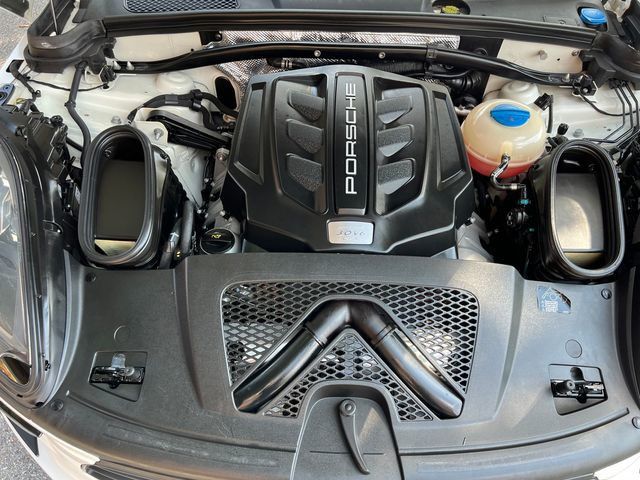 2018 Porsche Macan GTS - 23074863 - 24