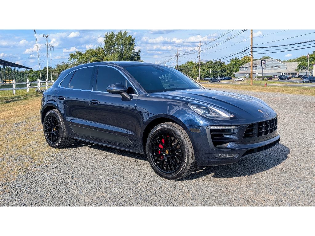 2018 Porsche Macan GTS photo 2