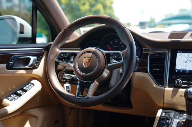 2018 Porsche Macan GTS - 23038443 - 30