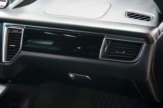 2018 Porsche Macan *GTS AWD* *PCCB* *Premium Pkg Plus* *18-Way Seats* *$96k+ MSRP* - 23019747 - 28