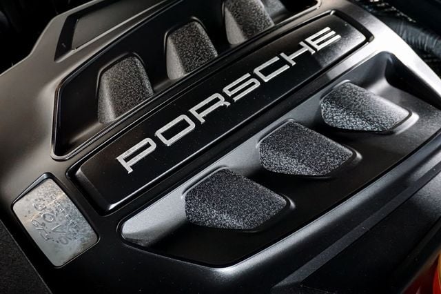 2018 Porsche Macan *GTS AWD* *PCCB* *Premium Pkg Plus* *18-Way Seats* *$96k+ MSRP* - 23019747 - 37