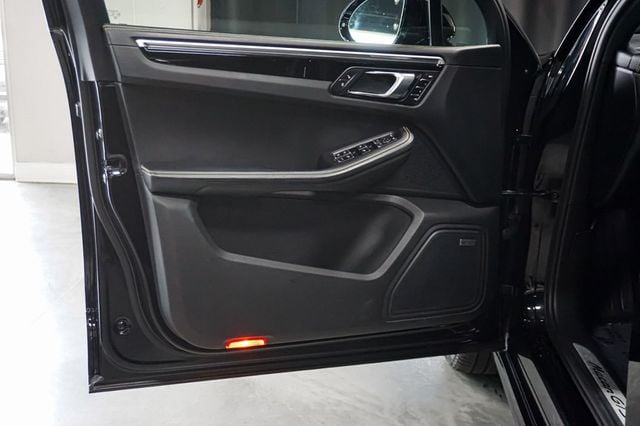 2018 Porsche Macan *GTS AWD* *PSCB* Deviated Stitching* *Sport Exhaust* *High MSRP* - 23019747 - 17