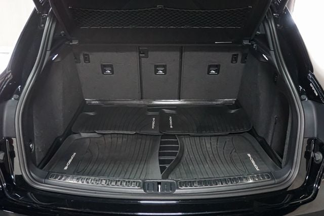 2018 Porsche Macan *GTS AWD* *PSCB* Deviated Stitching* *Sport Exhaust* *High MSRP* - 23019747 - 45