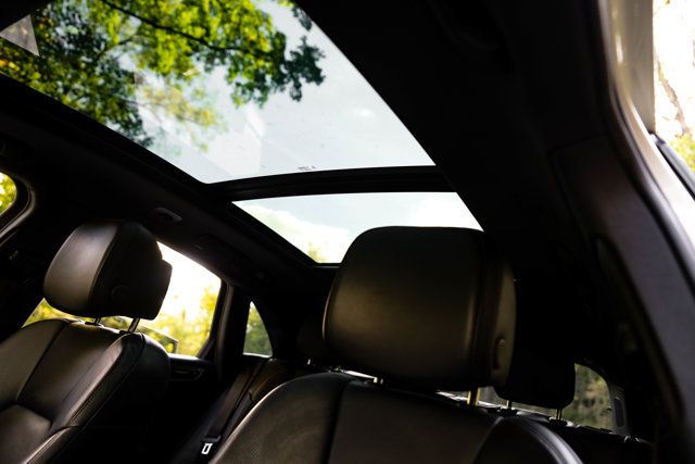 2018 Porsche Macan LocalTrade/MSRP$69710/PremiumPkgPlus/PanoramicSunroof/NAV - 23071302 - 24