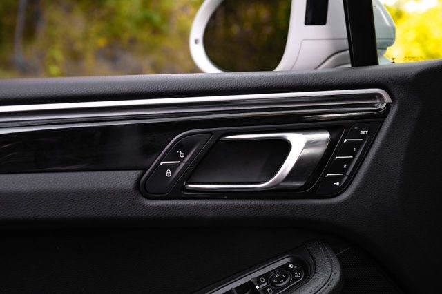2018 Porsche Macan LocalTrade/MSRP$69710/PremiumPkgPlus/PanoramicSunroof/NAV - 23071302 - 33