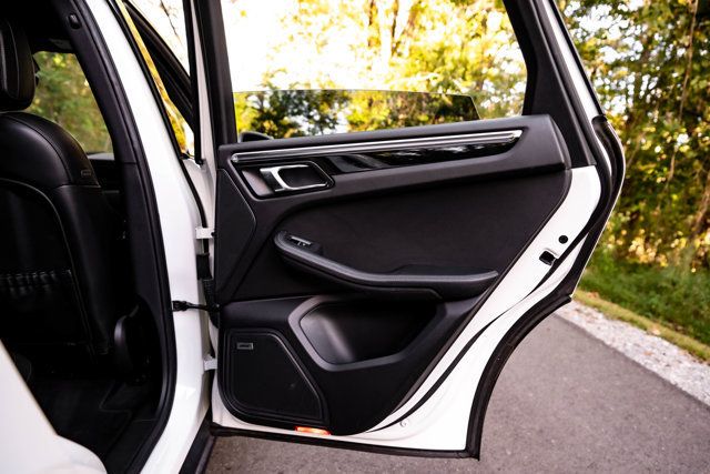 2018 Porsche Macan LocalTrade/MSRP$69710/PremiumPkgPlus/PanoramicSunroof/NAV - 23071302 - 46