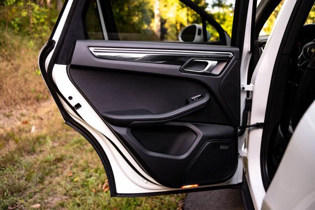 2018 Porsche Macan LocalTrade/MSRP$69710/PremiumPkgPlus/PanoramicSunroof/NAV - 23071302 - 48