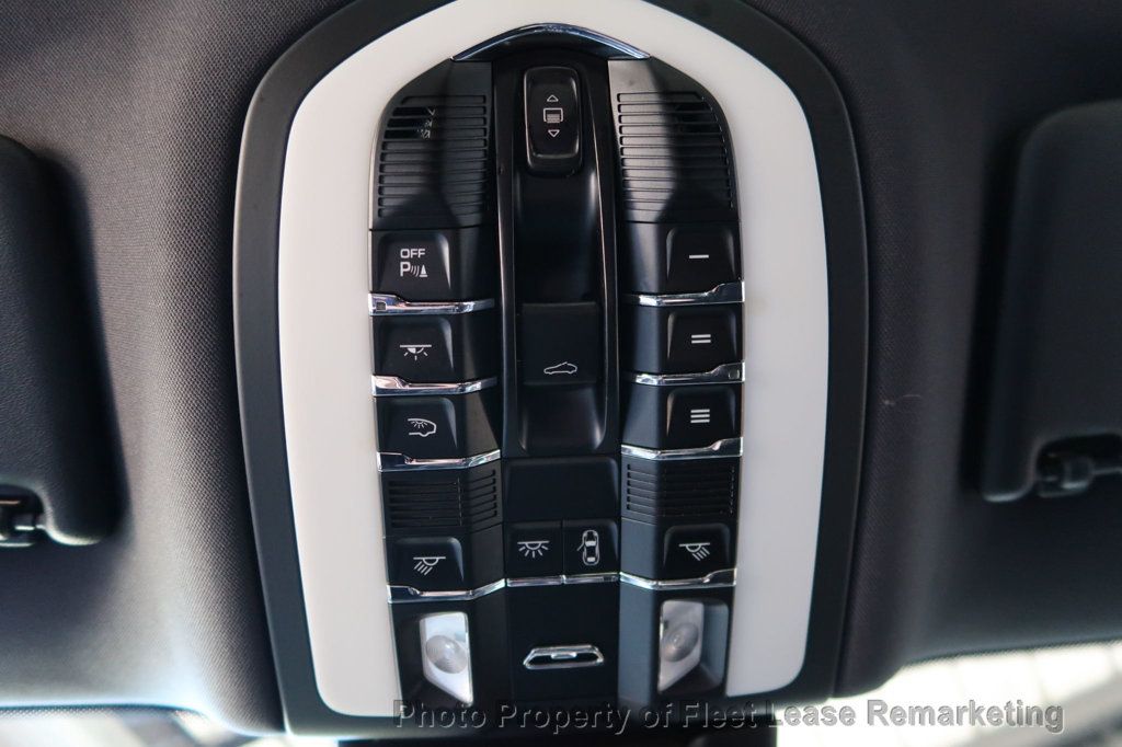 2018 Porsche Macan Macan S - 23097879 - 36