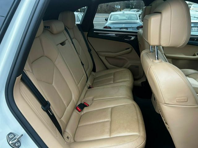 2018 Porsche Macan MSRP$64120/PremiumPkgPlus/Heated&CooledSeats/PanoramicRoof/NAV - 22963426 - 17