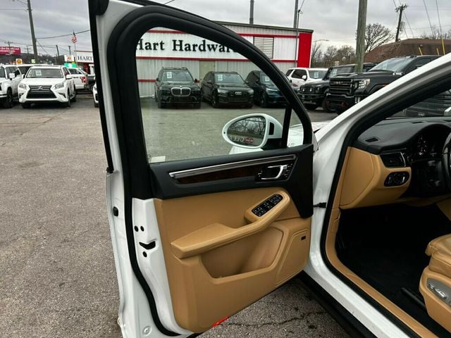 2018 Porsche Macan MSRP$64120/PremiumPkgPlus/Heated&CooledSeats/PanoramicRoof/NAV - 22963426 - 8