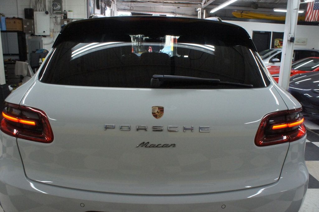 2018 Porsche Macan Panoramic Roof - 21972336 - 35