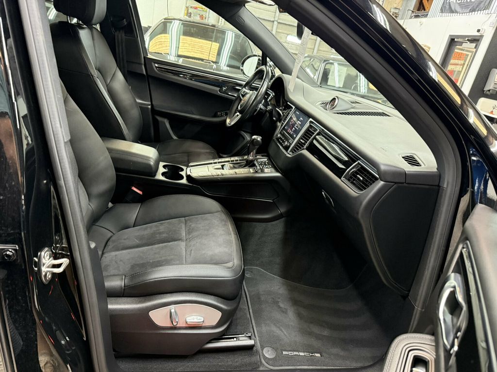 2018 Porsche Macan Park Assist Pkg/Lane Departure Warning/20'' RS Spyder Wheels - 23068863 - 22