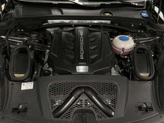 2018 Porsche Macan S - 23012143 - 11