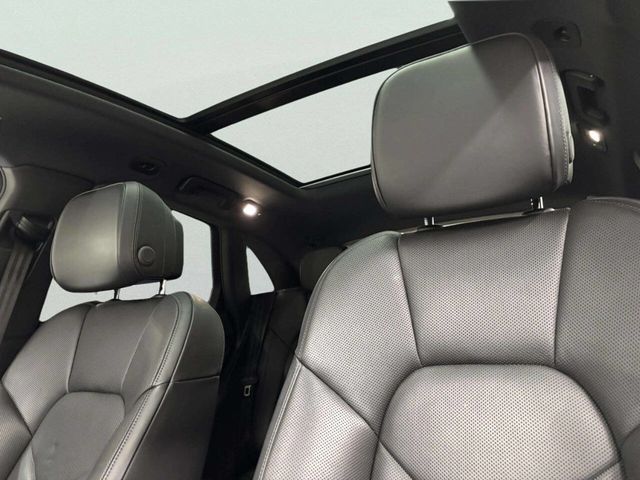 2018 Porsche Macan S - 23012143 - 24