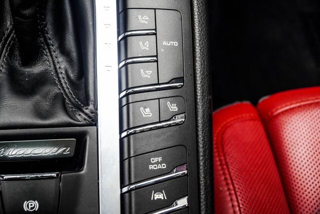 2018 Porsche Macan S - 22996880 - 24