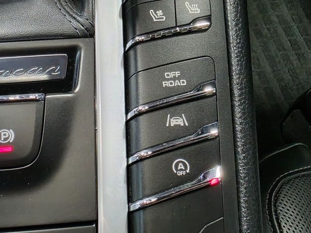 2018 Porsche Macan S - 23052594 - 39