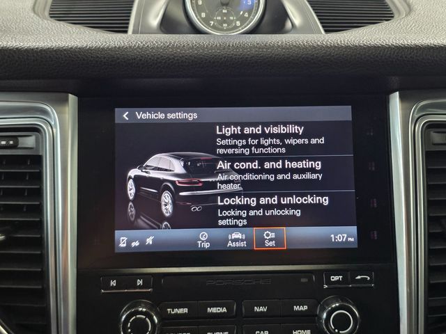 2018 Porsche Macan S - 23052594 - 42