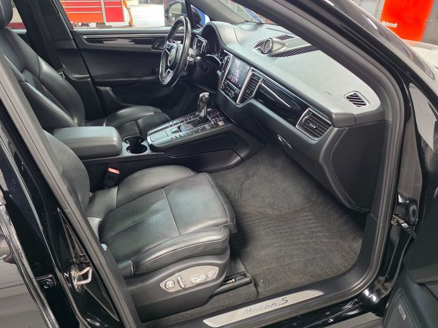 2018 Porsche Macan S - 23052594 - 43