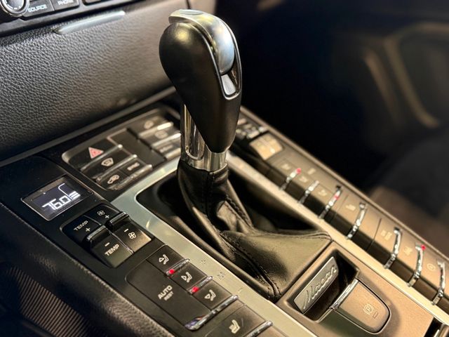 2018 Porsche Macan Sport Edition - 23012055 - 28