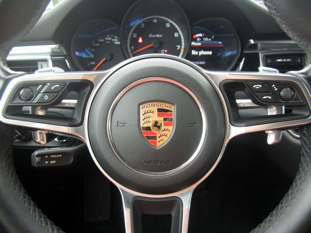 2018 Porsche Macan Turbo photo 23