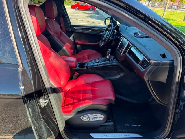 2018 Porsche Macan TURBO, AWD, PAN SUNROOF, 20" SPYDER WHEELS, NAVI, PREMIUM PLUS - 23067946 - 10