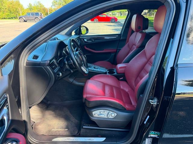 2018 Porsche Macan TURBO, AWD, PAN SUNROOF, 20" SPYDER WHEELS, NAVI, PREMIUM PLUS - 23067946 - 7