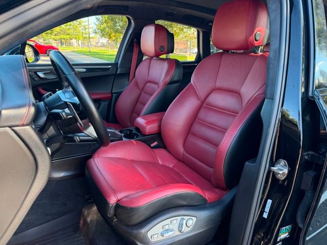 2018 Porsche Macan TURBO, AWD, PAN SUNROOF, 20" SPYDER WHEELS, NAVI, PREMIUM PLUS - 23067946 - 8