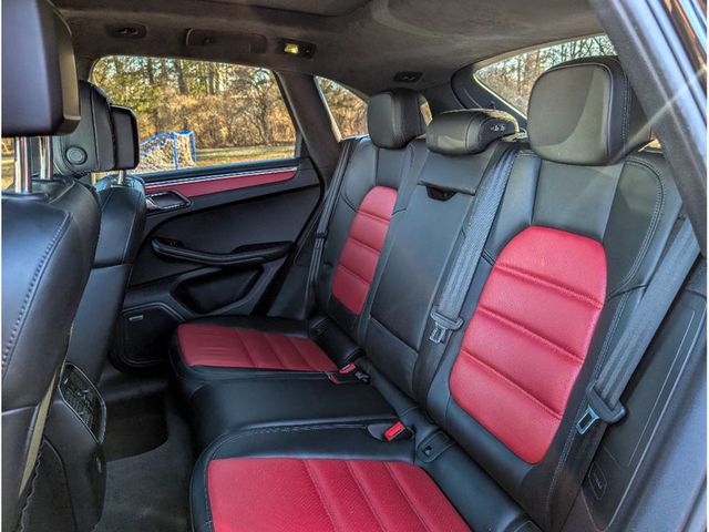 2018 Porsche Macan Turbo w/Performance Pkg - 22992134 - 13